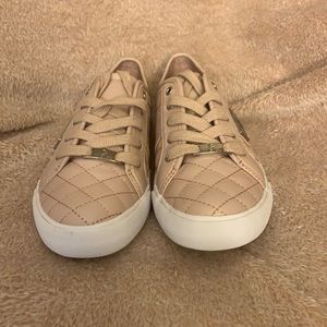 Size 7 women’s pink shoes